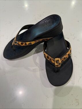 Women’s Vionic Black Wedge Flip Flops with Leopard Print Straps
